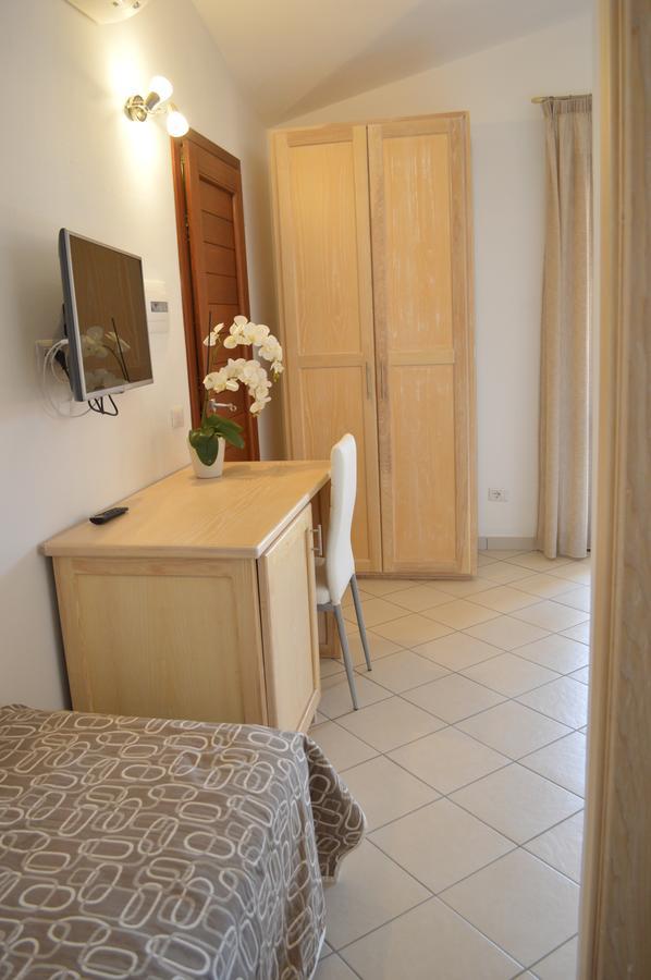 סאן תאודורו Guest Rooms Affittacamere מראה חיצוני תמונה