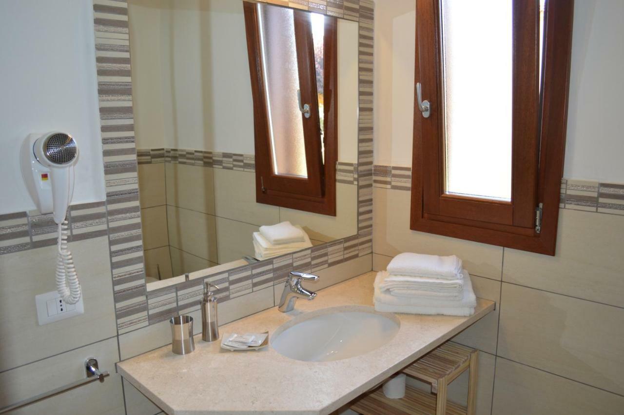 סאן תאודורו Guest Rooms Affittacamere מראה חיצוני תמונה